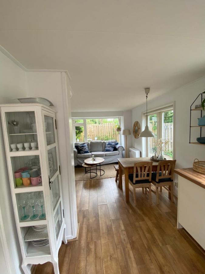 Holiday Home Flori Bergen Bagian luar foto