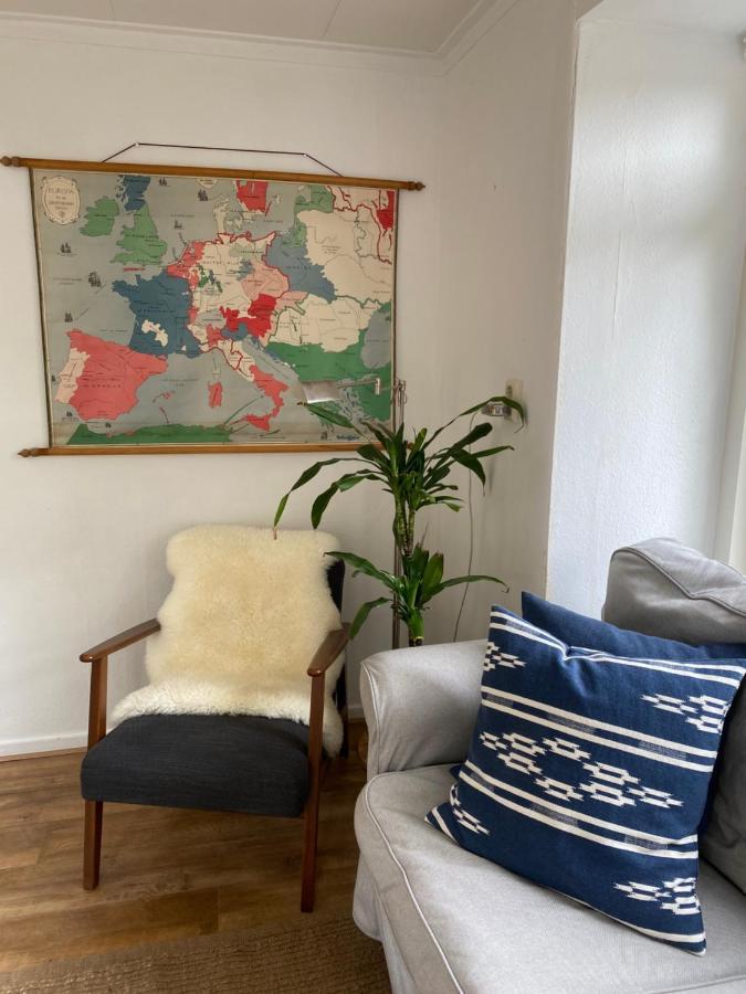 Holiday Home Flori Bergen Bagian luar foto